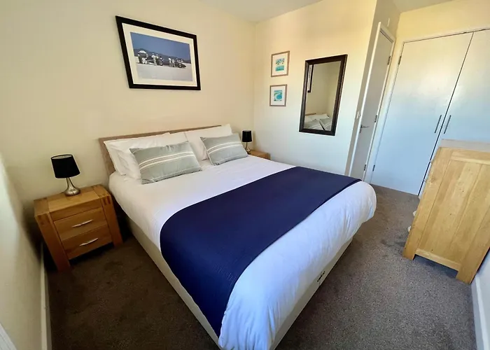 Lovely 2 Bedroom Flat Moments From Fistral Newquay