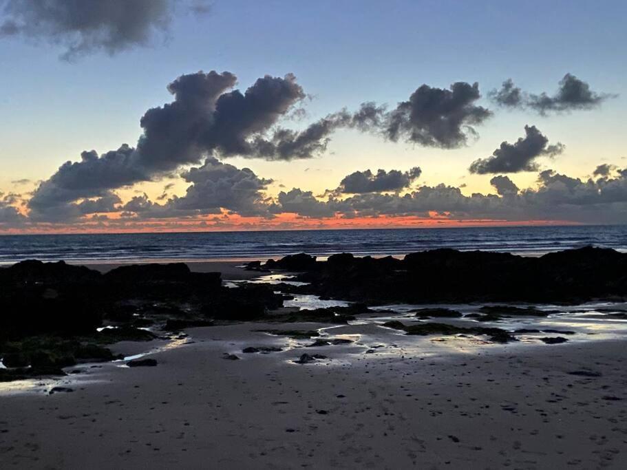 Lovely 2 Bedroom Flat Moments From Fistral Newquay Апартаменты *